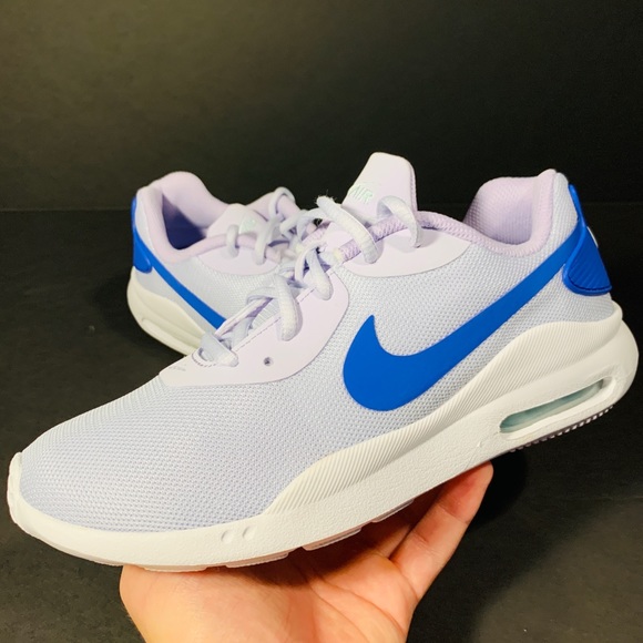 Nike Shoes - NIKE AIR MAX OKETO